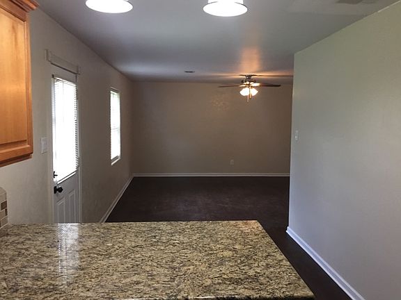 3rd image of 127 Clover St