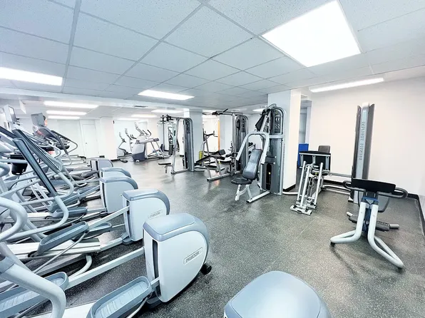 245 East 63rd Street image 15 of 18