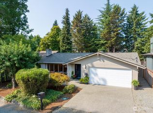 3211 74th Ave SE, Mercer Island, WA 98040
