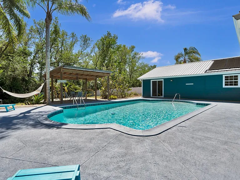 245 Country Circle Dr E — Photo 32