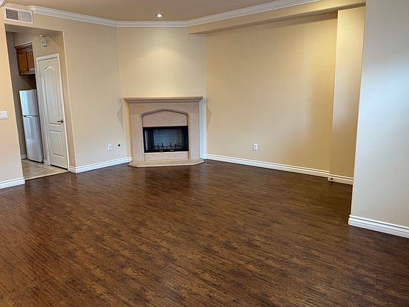 5th image of 88 N Roosevelt Ave Unit 4