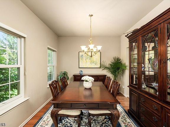 5th image of 55 Harvard Cir