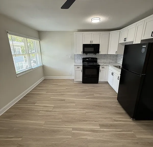 201 E Ocean View Ave #4 — Photo 4
