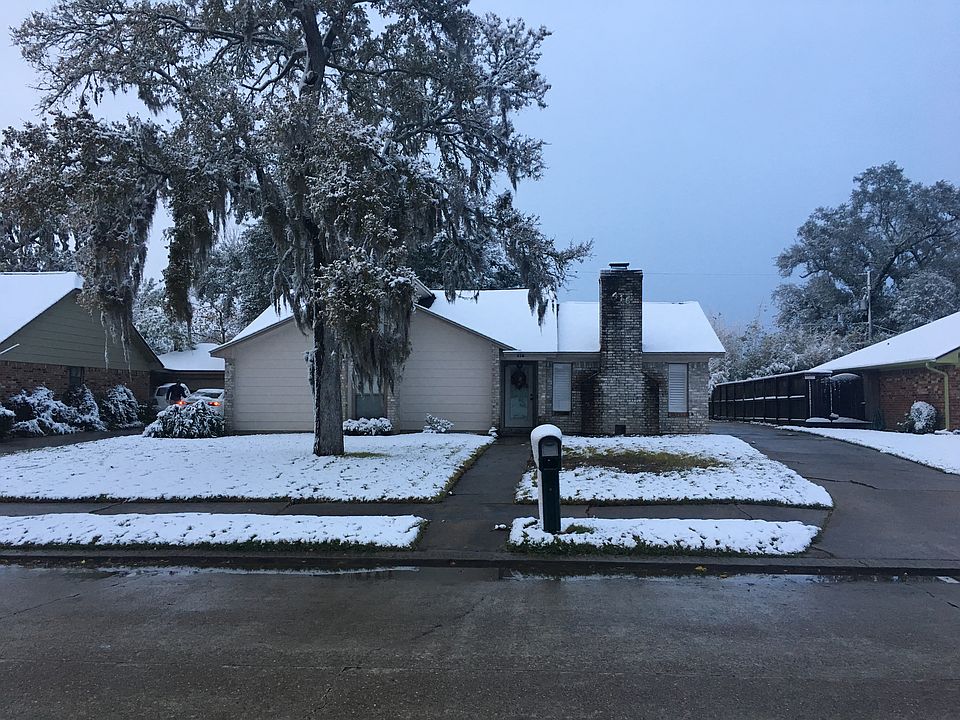 1st image of 416 Daffodil St
