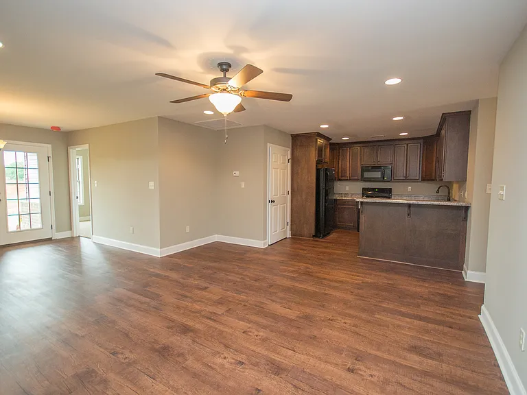 25267 Everblake Dr — Photo 2