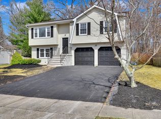 16 Priscilla Ln, Howell, NJ 07731