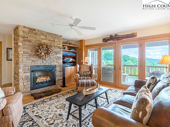 3rd image of 1076 Ridge Haven Parkway #RW-2