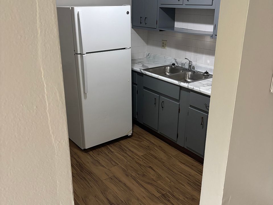 1st image of 2162 Lamar St #3