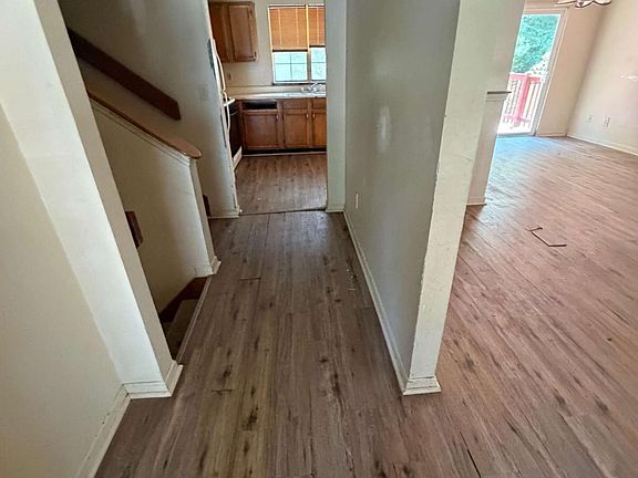 3rd image of 6495 Emerald Pointe Cir