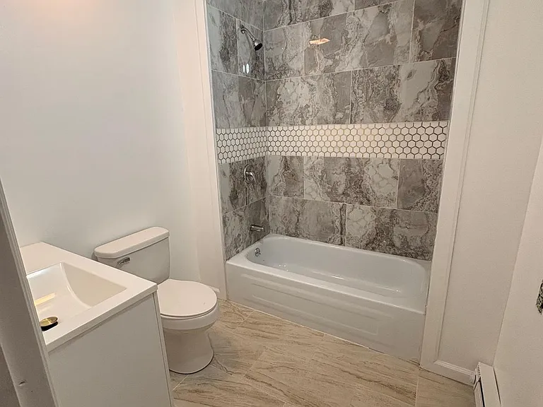 409 W Market St #2 — Photo 12
