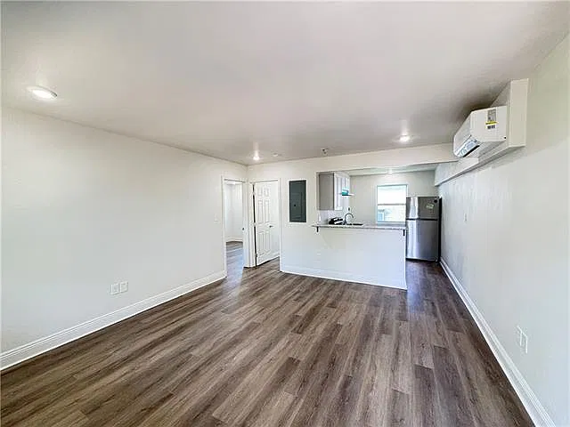 1 bed, 1.0 bath, 479 sqft, $1,000 — Photo 2