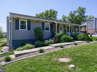 1977 Creek Rd, Manheim, PA 17545
