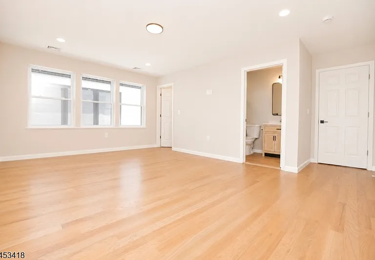 29 Frederick St #2 — Photo 10
