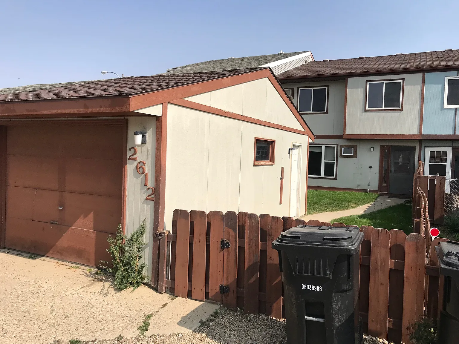 2BR/1BA with detached 1-car garage and FENCE! — Photo 1