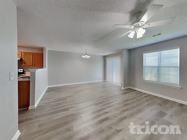 740 Parkway Rd — Photo 2