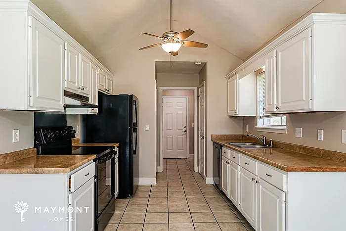 2038 Red Oak Dr — Photo 6