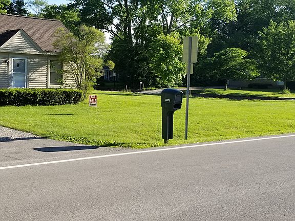 3rd image of 33679 Colfax Dr