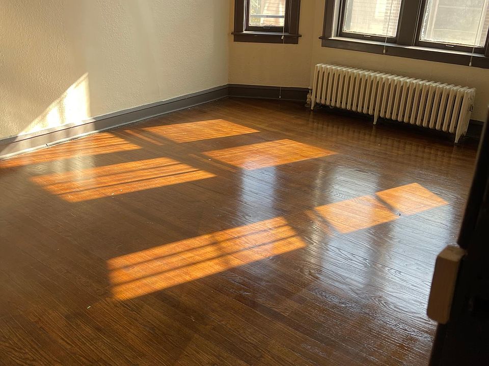 1st image of 11341 S King Dr APT 2W