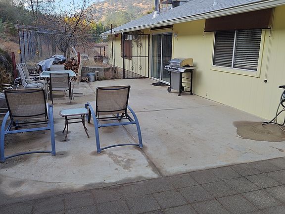 Fenced Back Patio