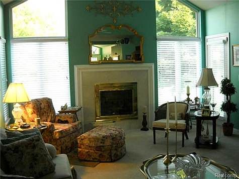 4th image of 48420 Savoy Ct
