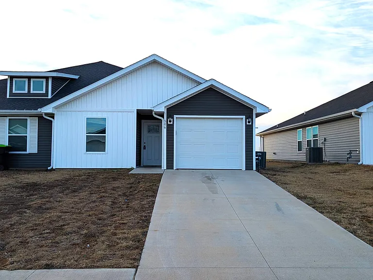 506 Alex Jordan Dr — Photo 1