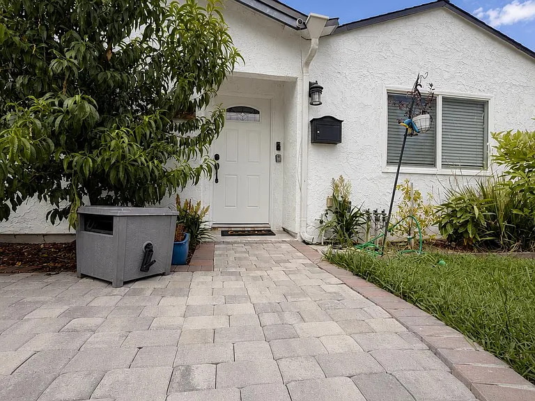 6928 Lubao Ave — Photo 3