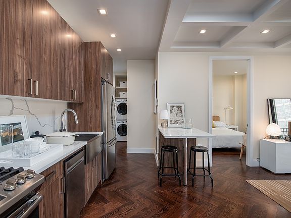 3rd image of 921 Washington Ave #144