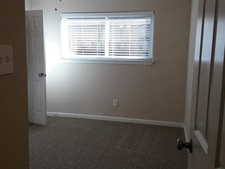11307 Rousseau Dr — Photo 17