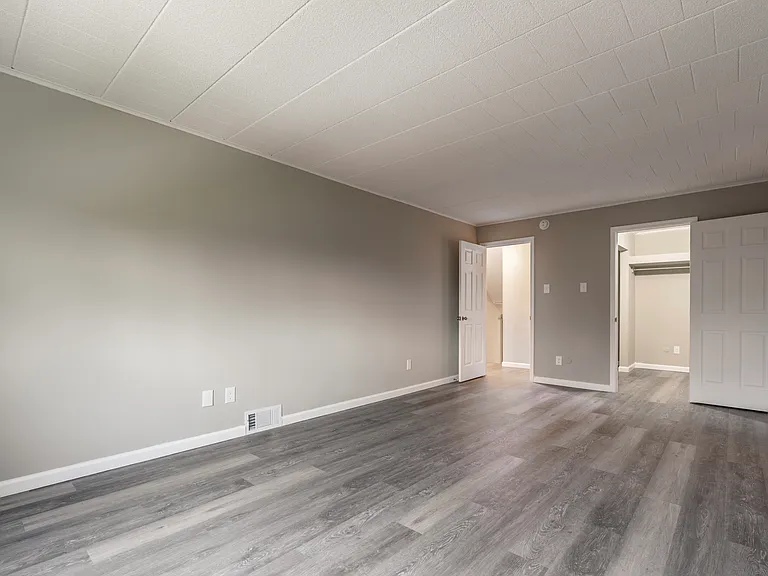 2207-2217 Aurora Dr #2213 — Photo 6