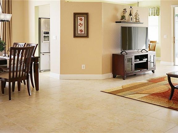 3rd image of 700 Lalique Cir APT 1005