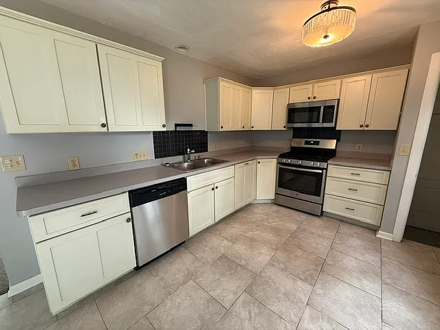 455 Ridge Dr — Photo 4