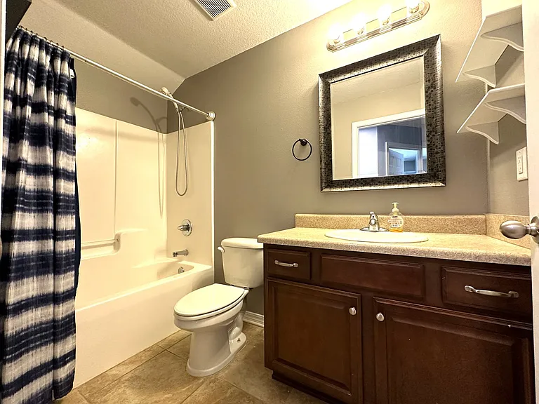 417 Eisenhower Dr — Photo 14
