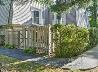 18 Caddy Rock Rd APT C, North Kingstown, RI 02852