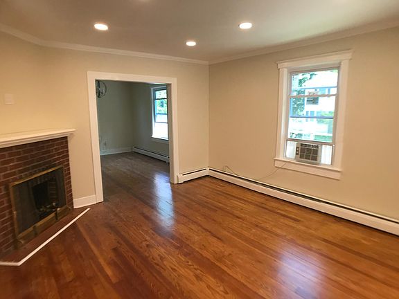 5th image of 627 Sherman Ave