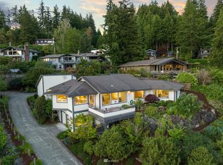 19824 SE 32nd St, Sammamish, WA