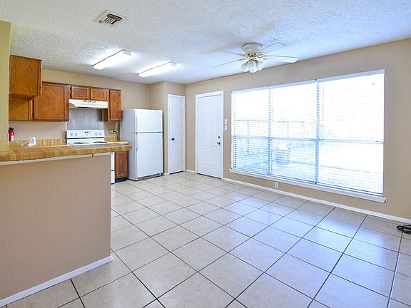 3rd image of 16434 Kensley Dr