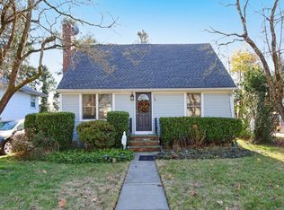 38 Meldon Ave, Albertson, NY 11507
