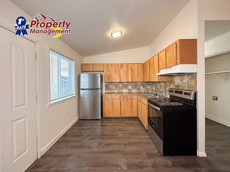 121 W Madison St #101 — Photo 10