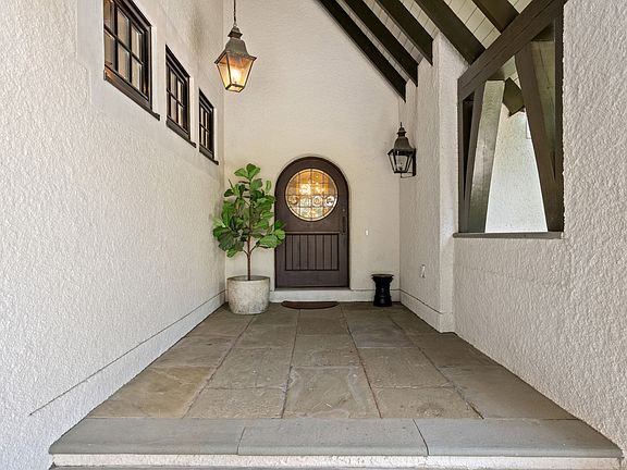 4th image of 268 Woodland Garden Ln