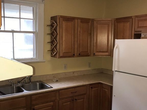 5th image of 3904 Orleans Ave