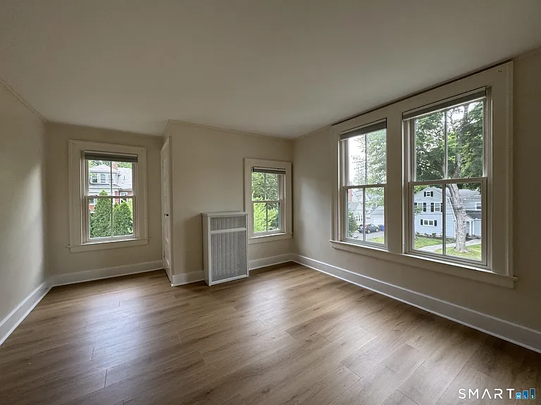 9 Lemay St — Photo 33