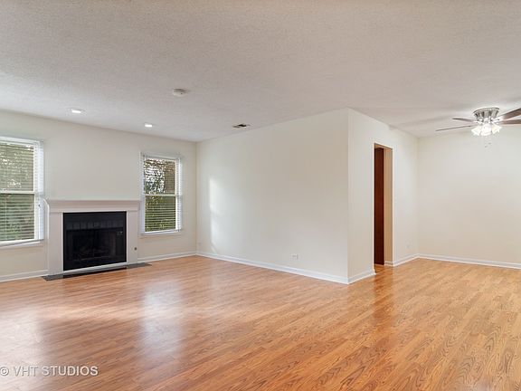 3rd image of 28 W Fern Ct Unit 110A