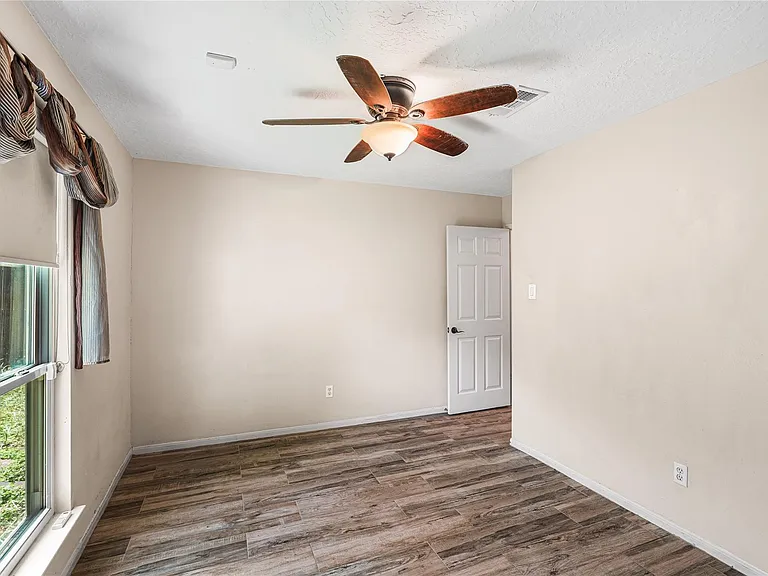 1516 Beaconshire Rd — Photo 13