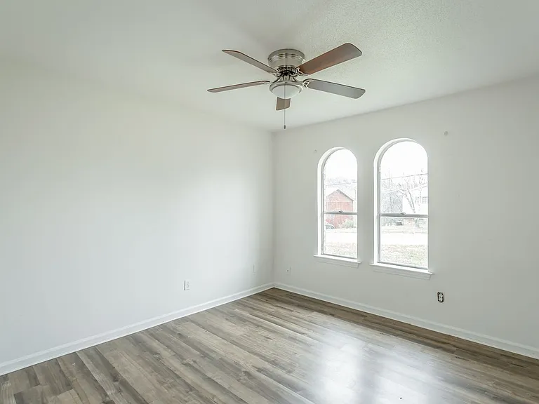 5770 Taggart Drive — Photo 4