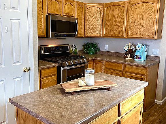 4th image of 10920 Redington Dr