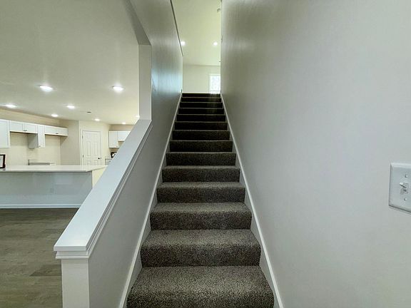 5th image of 414 Belvoir Rd