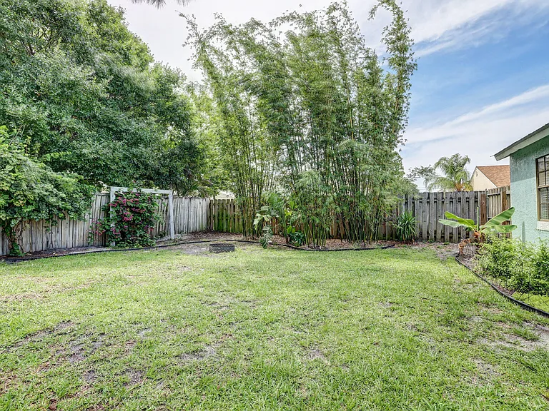 5770 SE Wilsie Dr — Photo 27