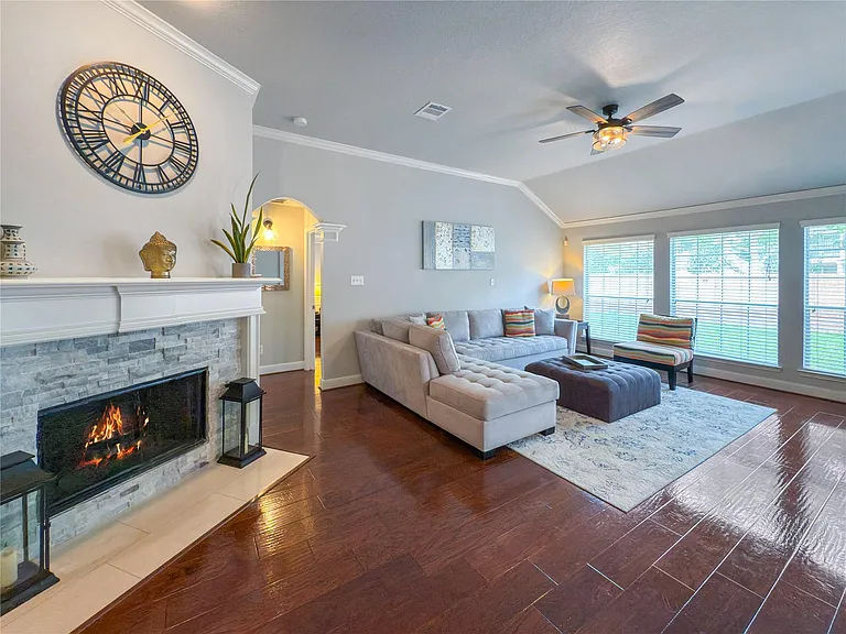 2516 Spring Landing Dr — Photo 8