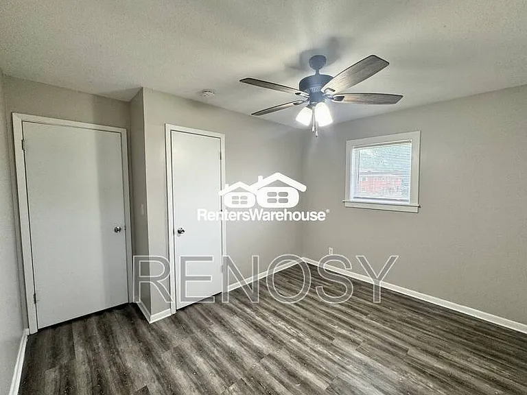 114 NW College Ave #8 — Photo 4