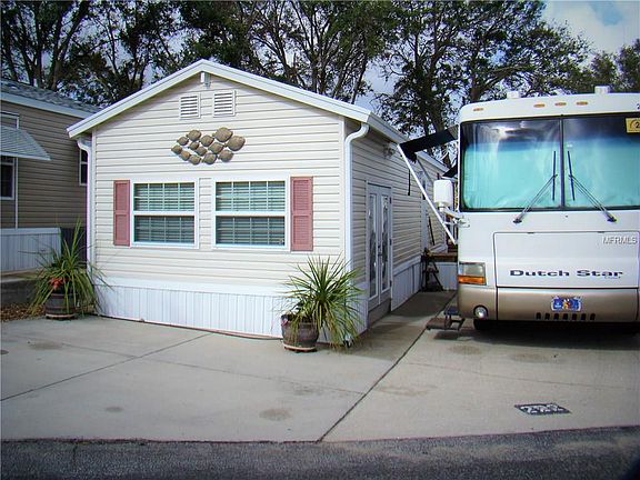 3rd image of 222 Broken Woods Blvd